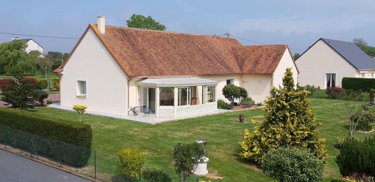 Gite "Au P'Tit Tourois" De Plain-Pied Tout Confort Avec Veranda Proche D'Omaha Beach Et De Bayeux Accueillant Les Animaux Ngoại thất bức ảnh