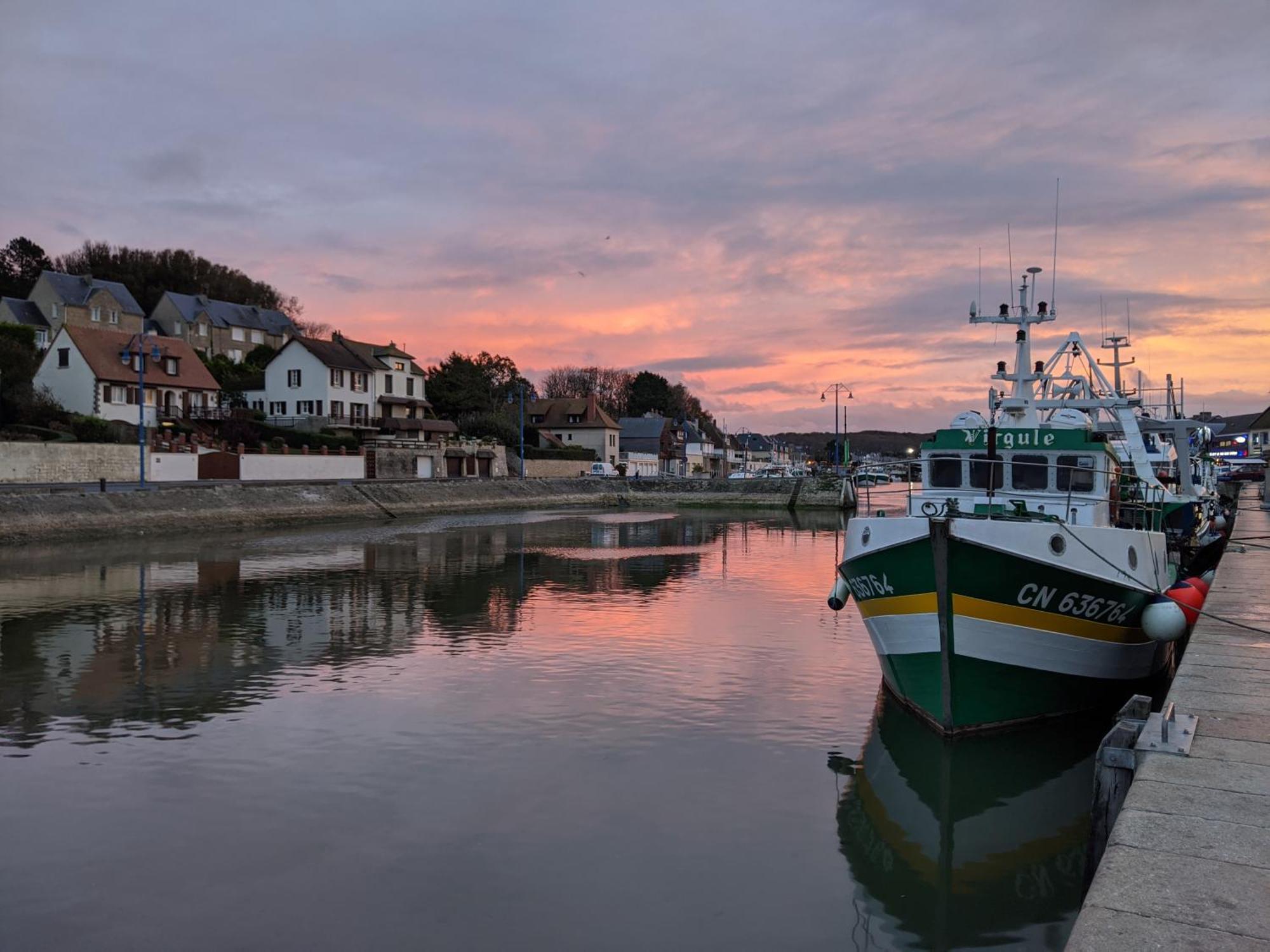 Gite "Au P'Tit Tourois" De Plain-Pied Tout Confort Avec Veranda Proche D'Omaha Beach Et De Bayeux Accueillant Les Animaux Ngoại thất bức ảnh